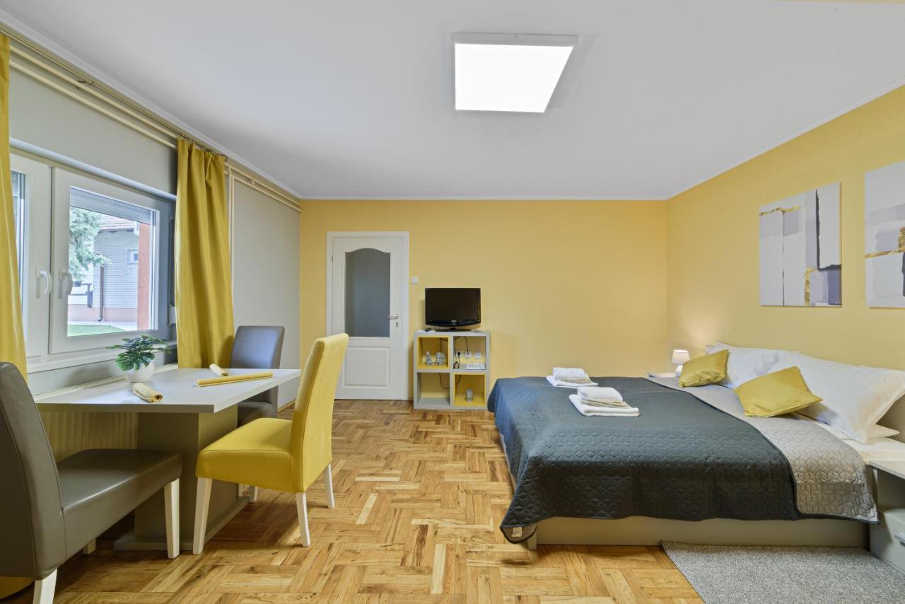 Dumalux Garden Apartment ซูโบติกา ภายนอก รูปภาพ